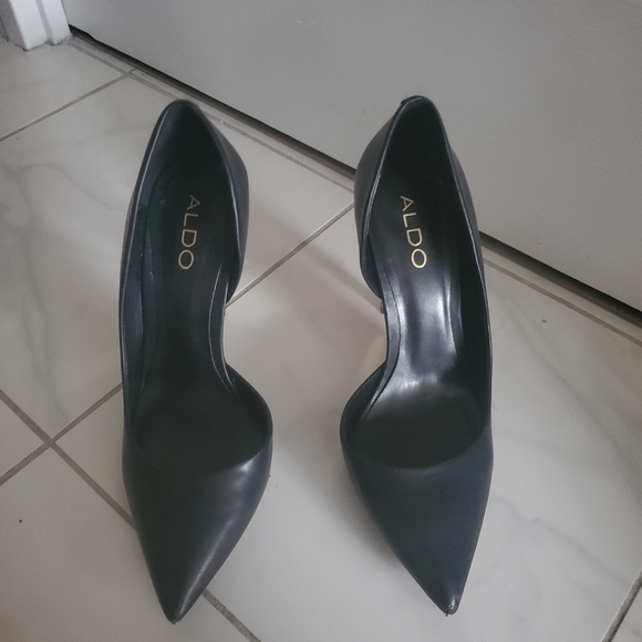 Black Stiletto - Picture 4 of 7